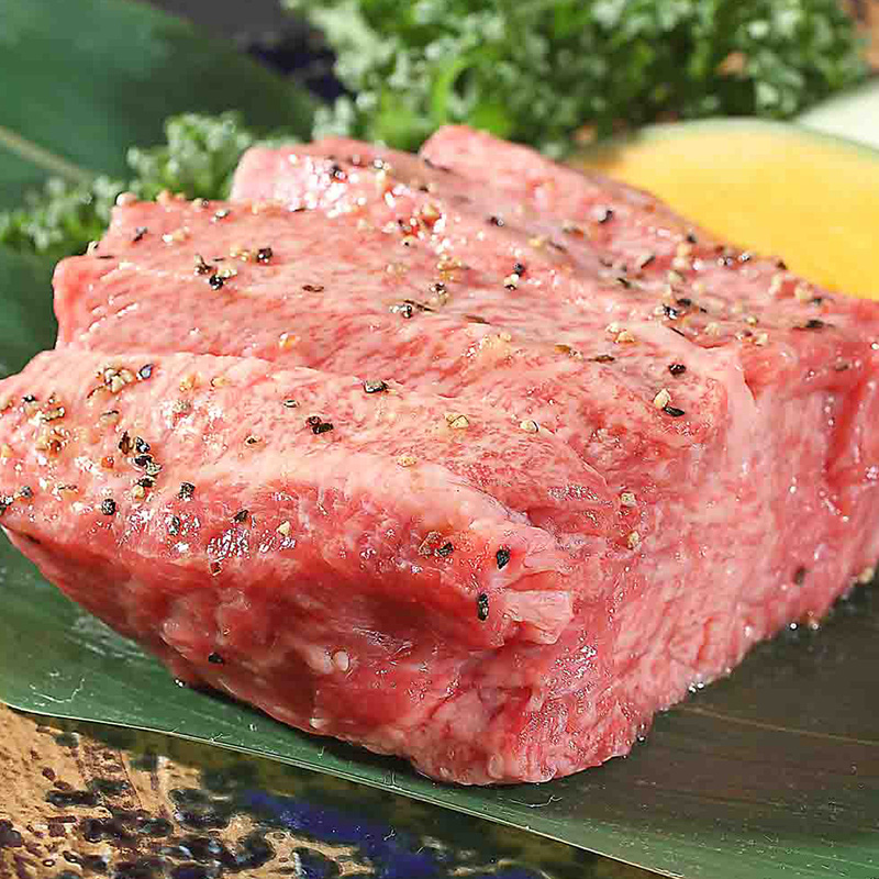 お肉の旨味を存分に味わう絶品和牛を厚切りで！